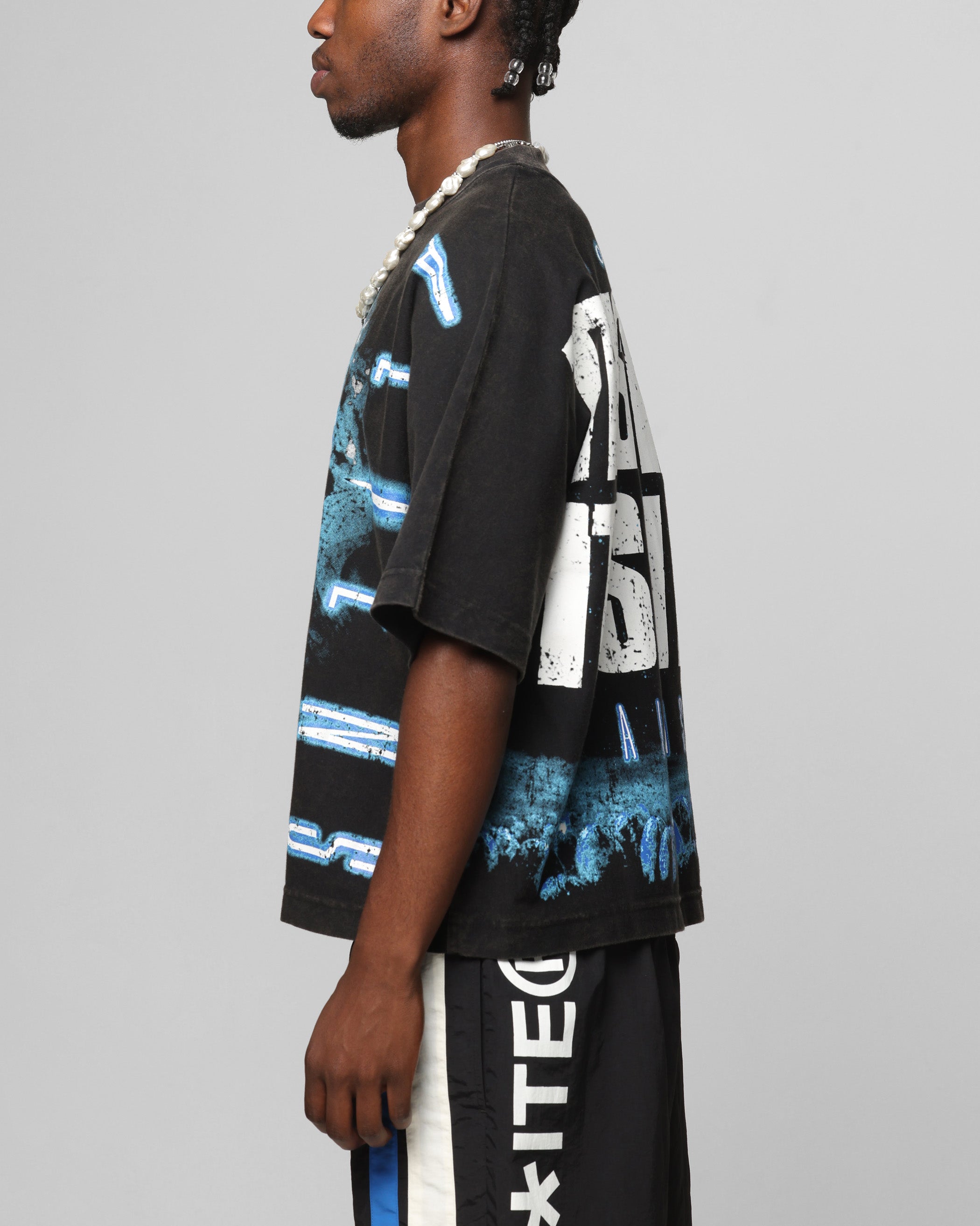 Loiter Alien It's War Boxy T-Shirt Washed Black