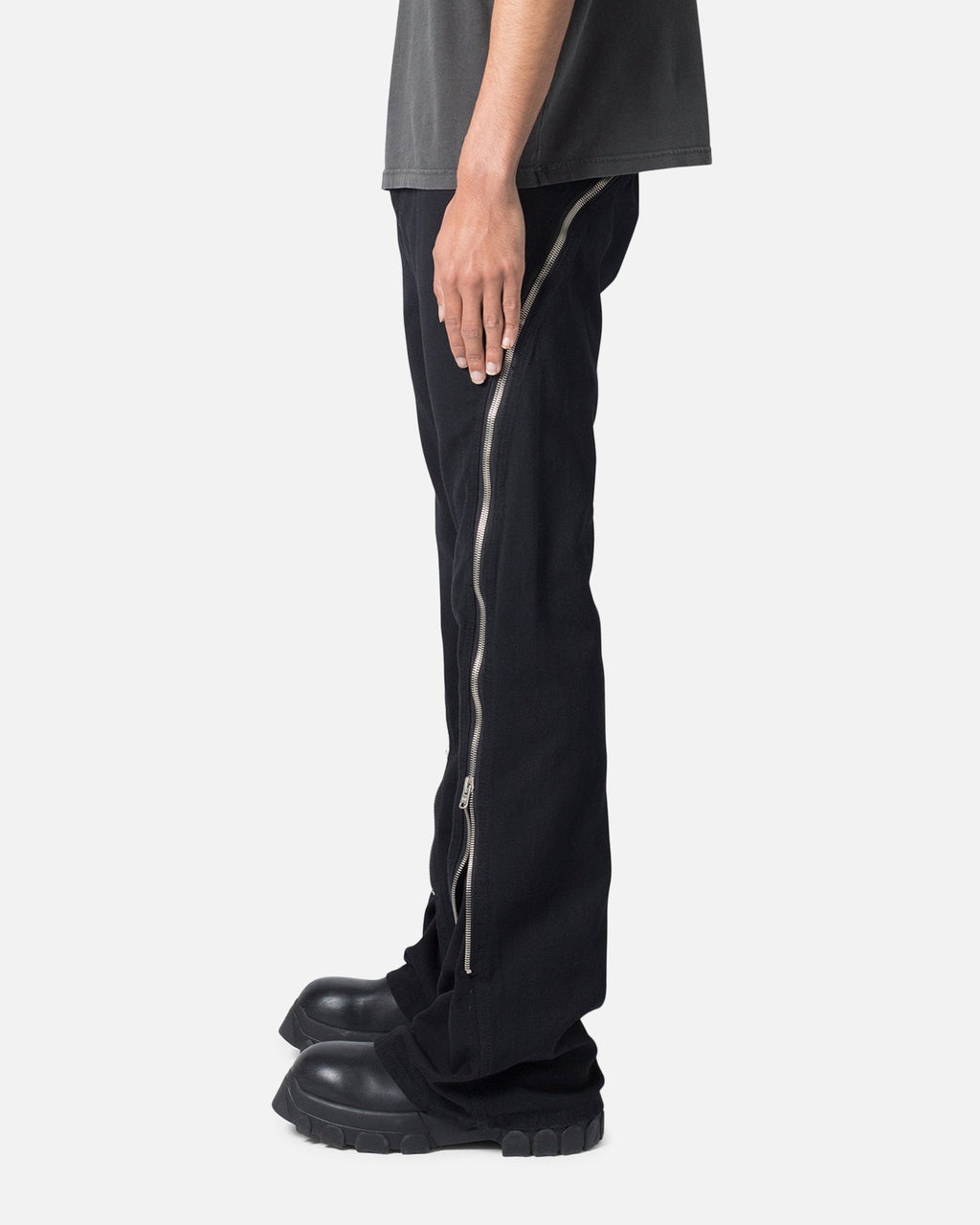 MNML D519 Zipper Flare Denim Jeans Black