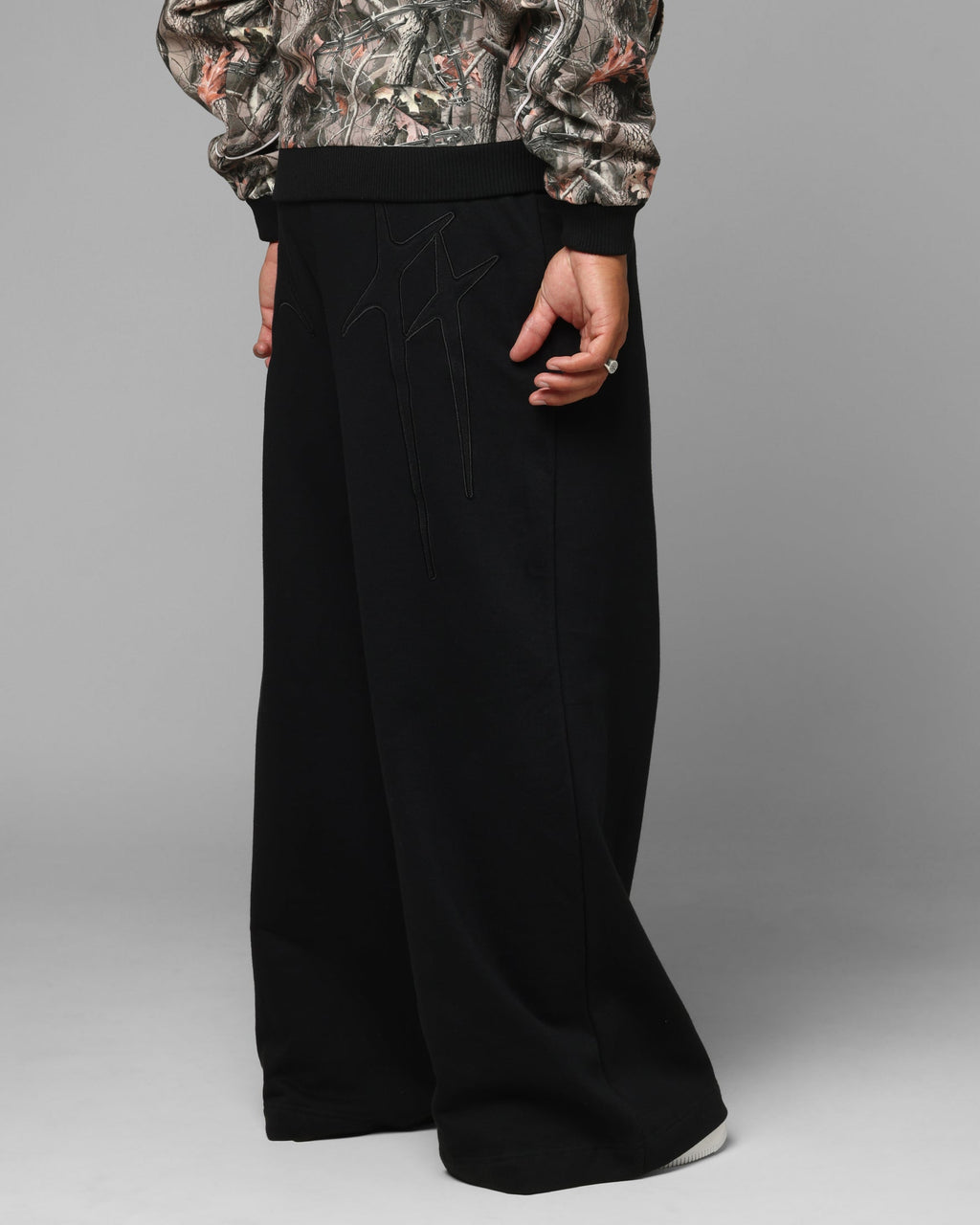 Loiter Ultra Hybrid Sweatpants Black