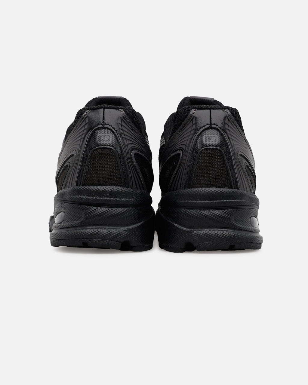 New Balance 740 Black/Black